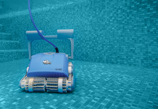 Dolphin M 400 Robotic Pool Cleaner